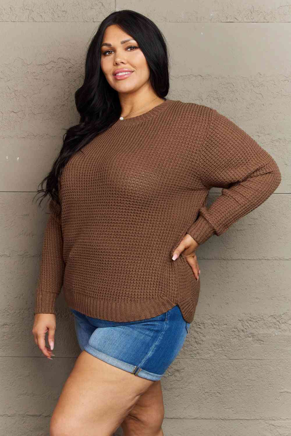 Plus Hi-Low Long Sleeve Round Neck Waffle Sweater / MOCHA