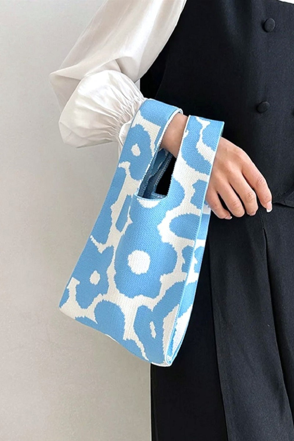 Aesthetic Flower Knitted Tote Handbag / BLUE