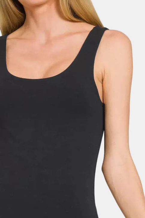 Double Layered Double Scoop Tank Top / BLACK