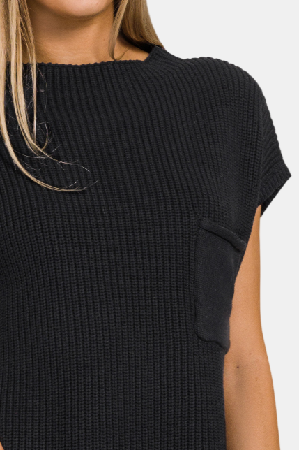 Mock Neck Short Sleeve Sweater / BLACK