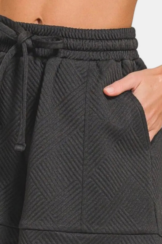 Textured Knit Jacquard Drawstring Shorts / BLACK