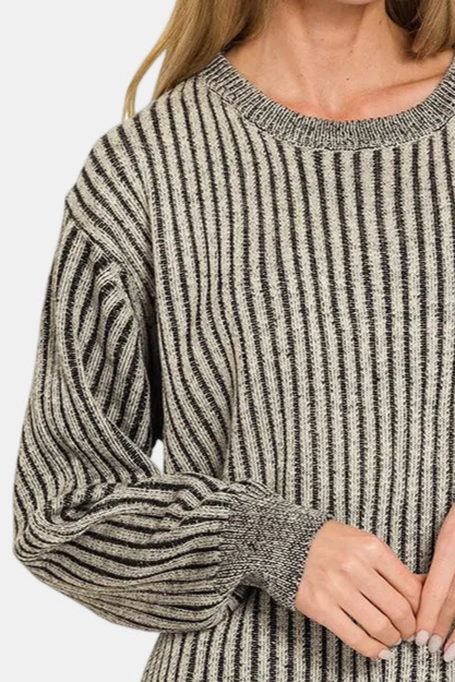 Curved Hem Two-Tone Sweater / BLACK