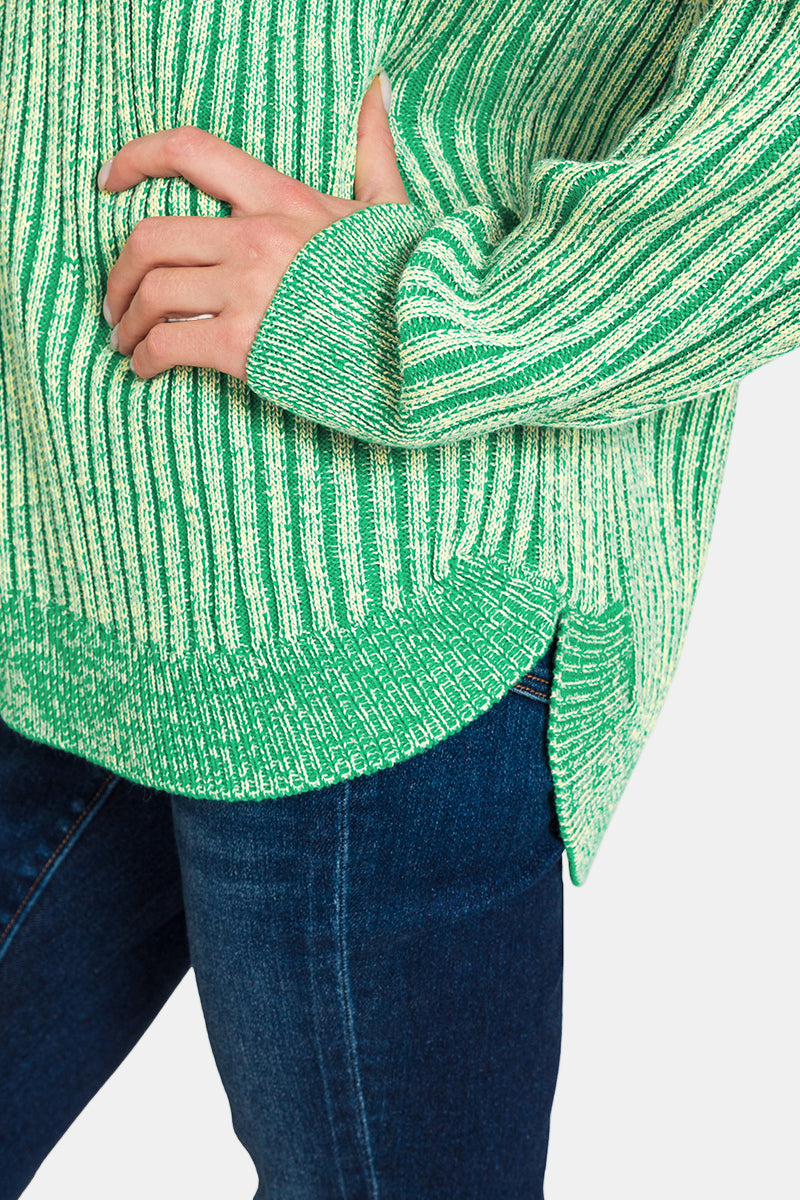 Curved Hem Two-Tone Sweater / BLACK