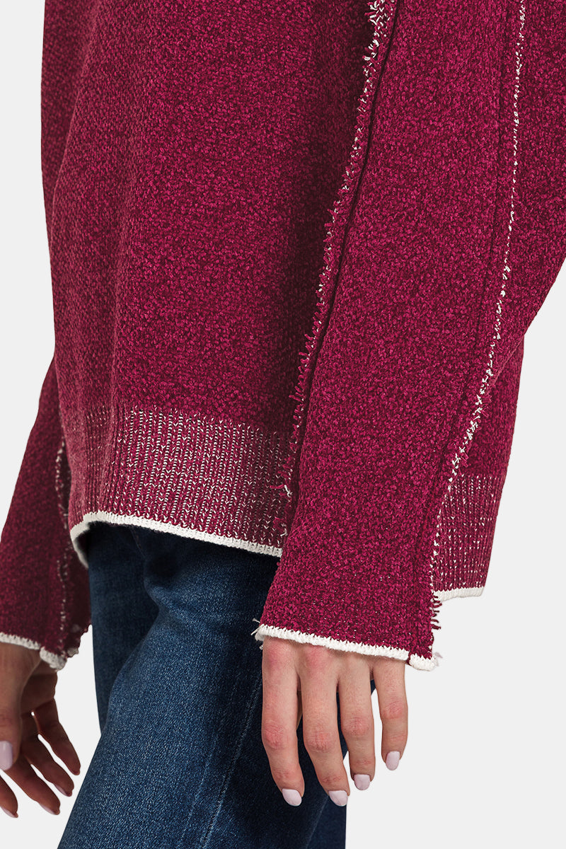 Exposed Seam Round Neck Sweater / BLACK