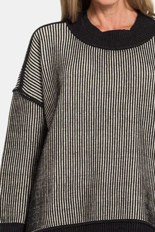 Exposed Seam Two Tone Sweater / BLACK